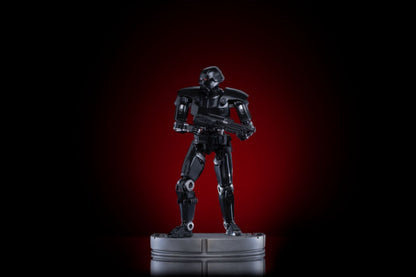 Star Wars: The Mandalorian - Dark Trooper 1:10 Scale Statue