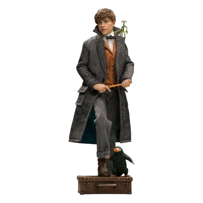 Fantastic Beasts 2: The Crimes of Grindelwald - Newt Scamander 1:8 Scale Action Figure