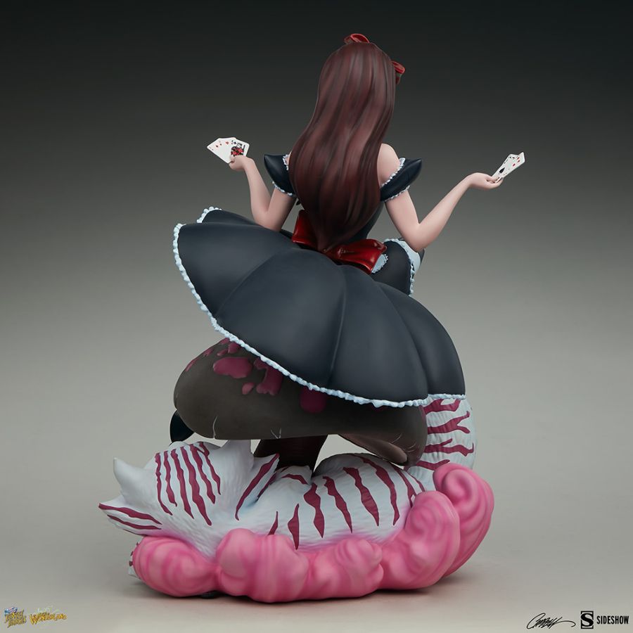 Fairytale Fantasies - Alice in Wonderland Game of Hearts Statue