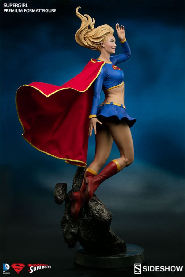 DC Comics - Supergirl Premium Format 1:4 Scale Statue