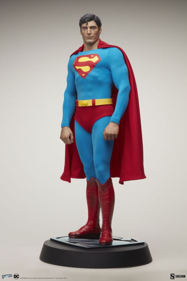 Superman (1978) - Superman Premium Format Statue