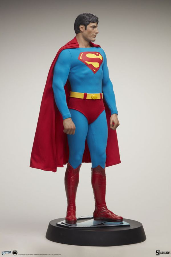 Superman (1978) - Superman Premium Format Statue