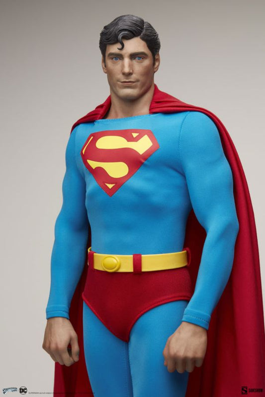 Superman (1978) - Superman Premium Format Statue